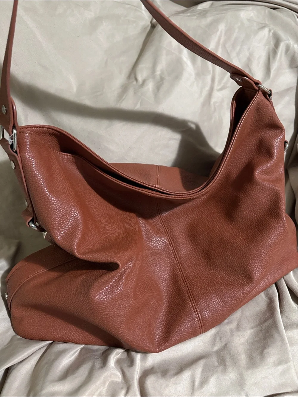 thirty-one Pebbled Hobo Shoulder Bag in Rust